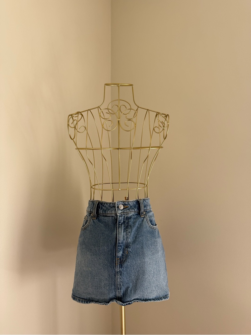 Pacsun Bella mid-rise mini jean skirt
